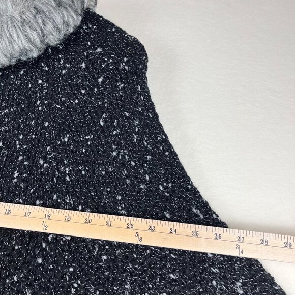 Saks‎ Fifth Black label fur trim poncho - Picture 5 of 6